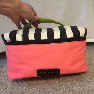 VICTORIA’S SECRET Chic Travel Bag!